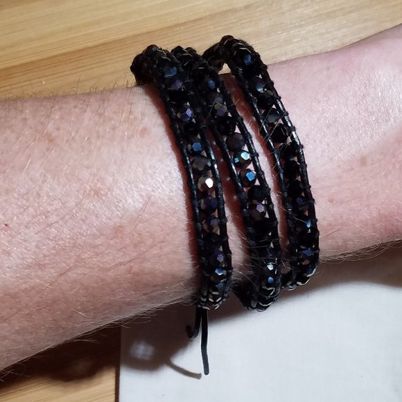 NEW! Mixed Crystals on Black Leather Wrap Bracelet - Picture 7 of 7